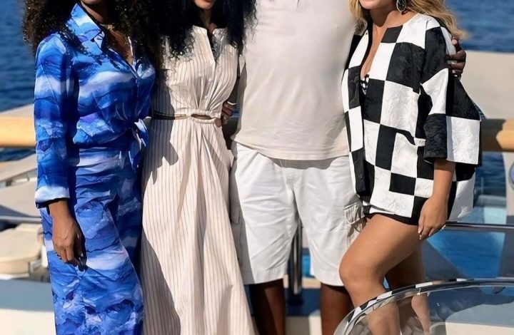 kelly-rowland-yachts-it-up-with-beyonce,-michelle-williams,-and-matthew-knowles-in-sai-sankoh-available-on-fashion-bomb-daily-shop!